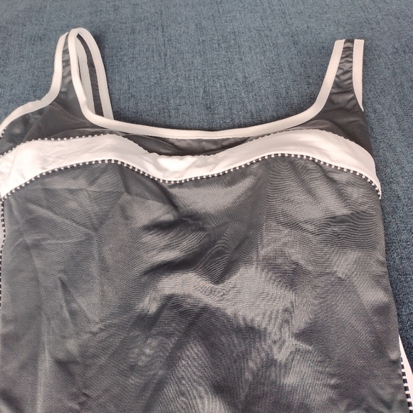 Miraclesuit Women’s 14 Grey One Piece Swimsuit NWOT - Picture 2 of 7